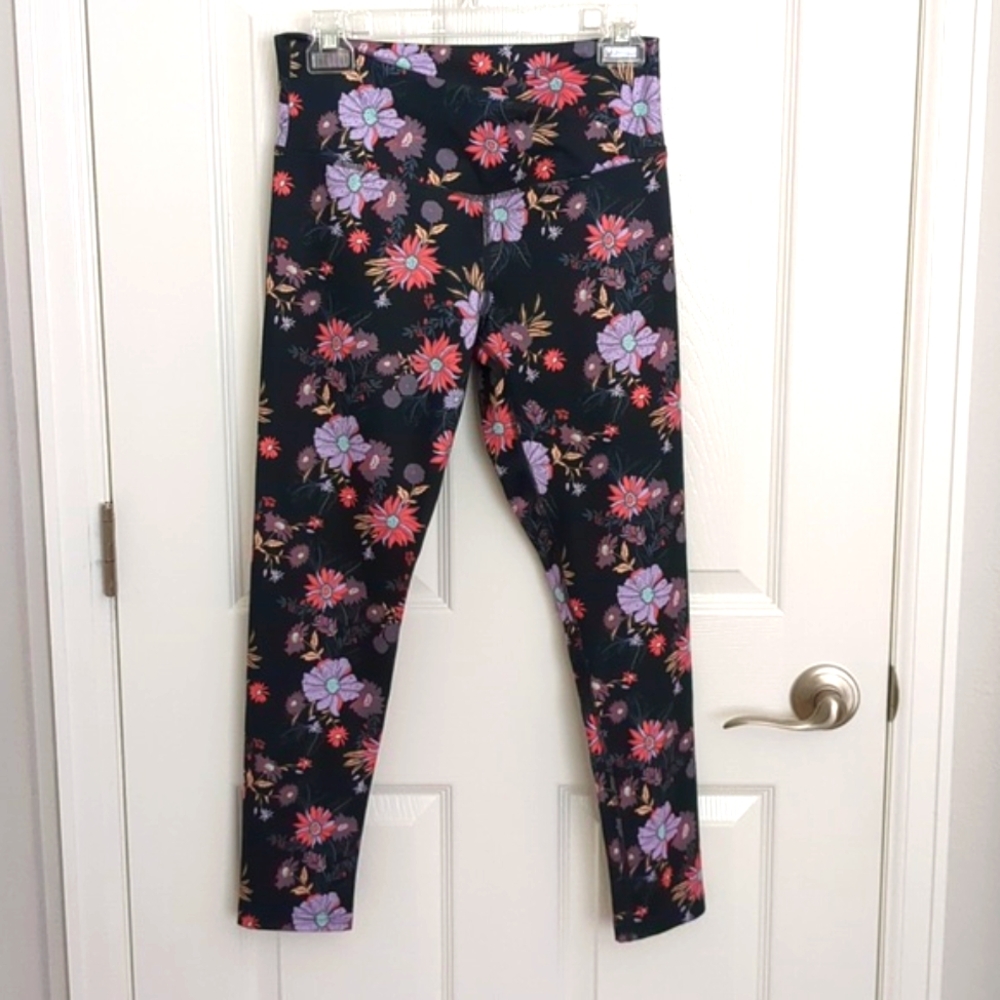 Like New! SO The Sporty Pant - Black Floral - Junior Medium